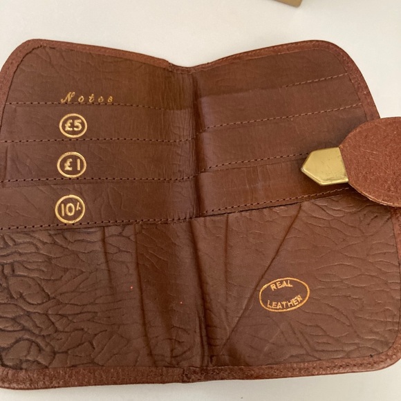 Brown Leather Wallet with Gold Clasp - Picture 4 of 6